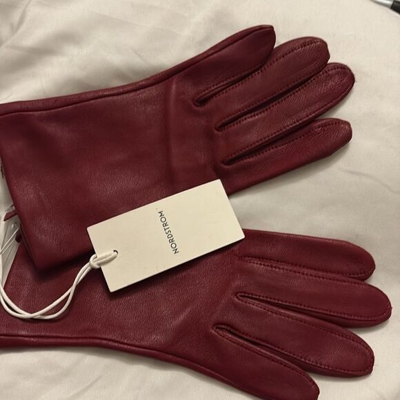NWT Nordstrom Lambskin Leather Gloves Cherry or Colt Blue $100 - Picture 6 of 7